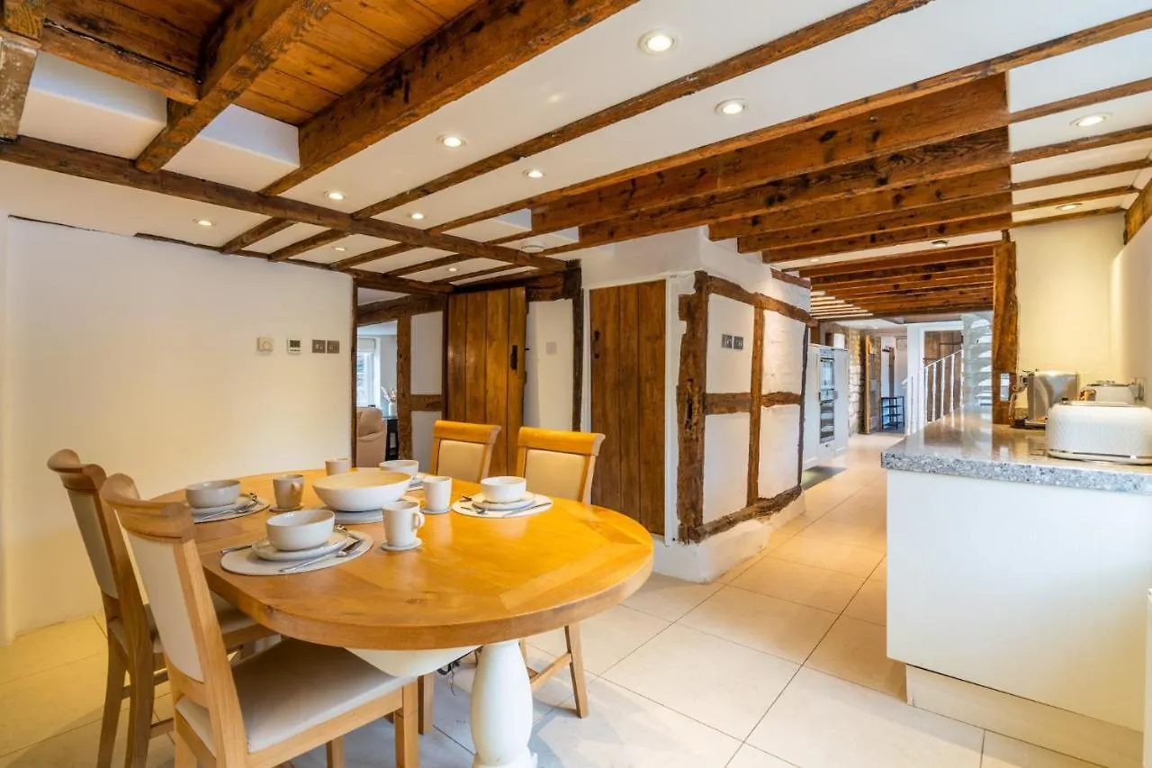 Holiday home The Landers Villa Cheltenham